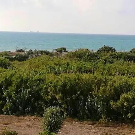 One Bedroom At 100 M Away From The With Furnished Terrace Apartmán *